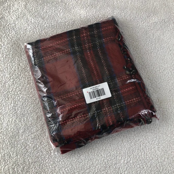 Abercrombie & Fitch Accessories - NWT Abercrombie & Fitch red plaid scarf